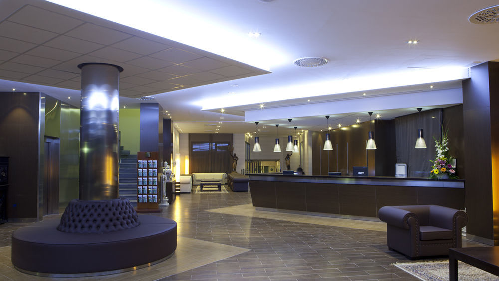 Hotel Ciudad De Альканьис Экстерьер фото