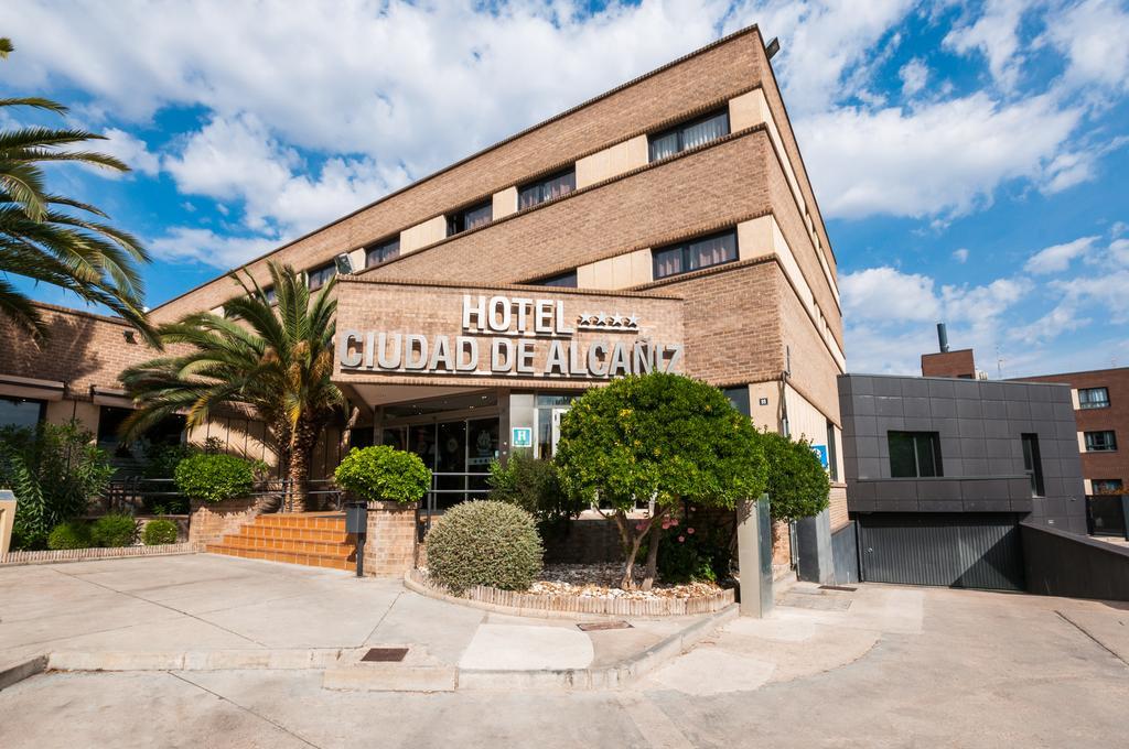Hotel Ciudad De Альканьис Экстерьер фото